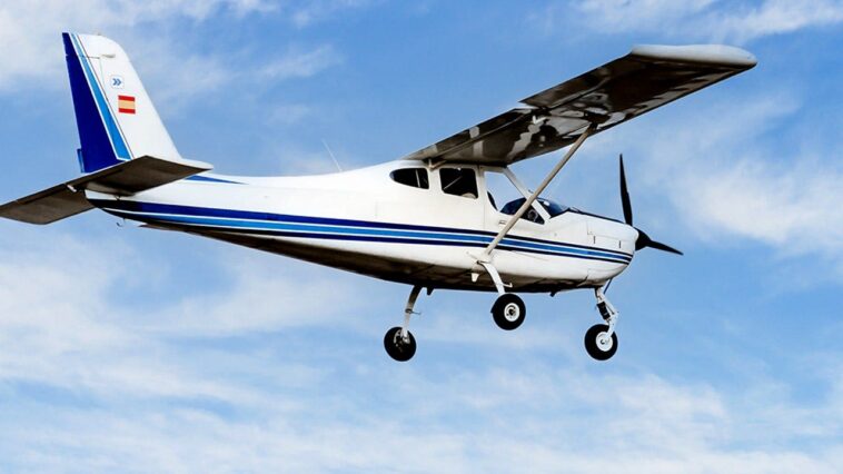 pilot’s-viral-sky-message-leaves-people-stunned-after-unexpected-flight-path