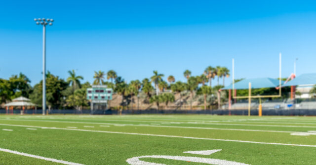 college-football-player-loses-scholarship-after-going-home-for-mom’s-death