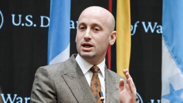 stephen-miller-says-iranian-officials-are-‘desperate’-to-strike-a-deal-with-trump-after-escalation