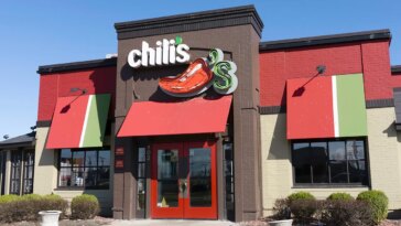 chili’s-says-louisiana-worker-was-fired-for-‘harassment,’-employee-says-it-stemmed-from-pronoun-dispute