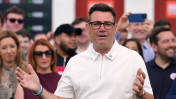 who-is-andy-burnham?-the-trump-critic-set-to-become-the-uk’s-next-prime-minister