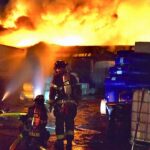 seattle-fire-crews-respond-to-3-alarm-industrial-district-warehouse-fire,-roof-partially-collapses