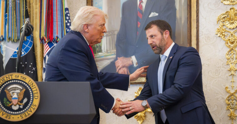 markwayne-mullin-attempts-damage-control-after-reports-he-went-around-president-trump-to-suspend-ice-traffic-stops-spark-outrage:-“president-trump-and-i-are-on-the-same-page”