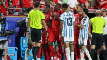 fox-sports’-derek-rae-believes-it’s-time-to-make-var-changes-after-string-of-world-cup-controversies