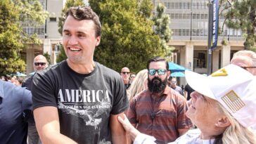 italian-artist-unveils-charlie-kirk-memorial-statue-he-plans-to-feature-at-times-square