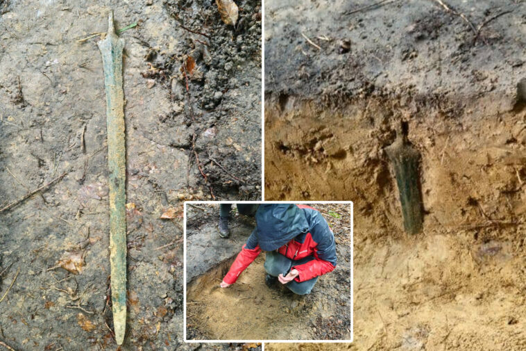 2,700-year-old-bronze-sword-deepens-myster-after-its-found-in-bizarre-position