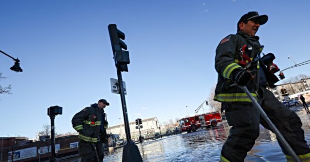 watch:-massive-water-main-break-floods-west-hollywood-streets