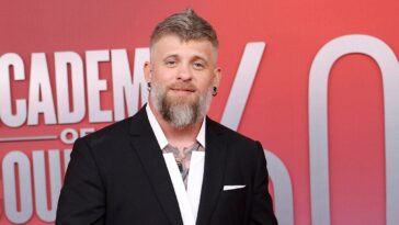 brantley-gilbert-slams-artists-who-back-out-of-patriotic-shows-under-heat