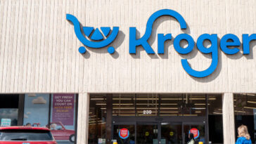 two-men-injured-in-exchange-of-gunfire-at-texas-kroger