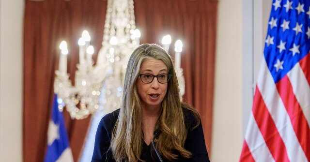 new-york-times-praises-wikipedia-owner’s-obama-stooge-ceo,-smears-site-critics