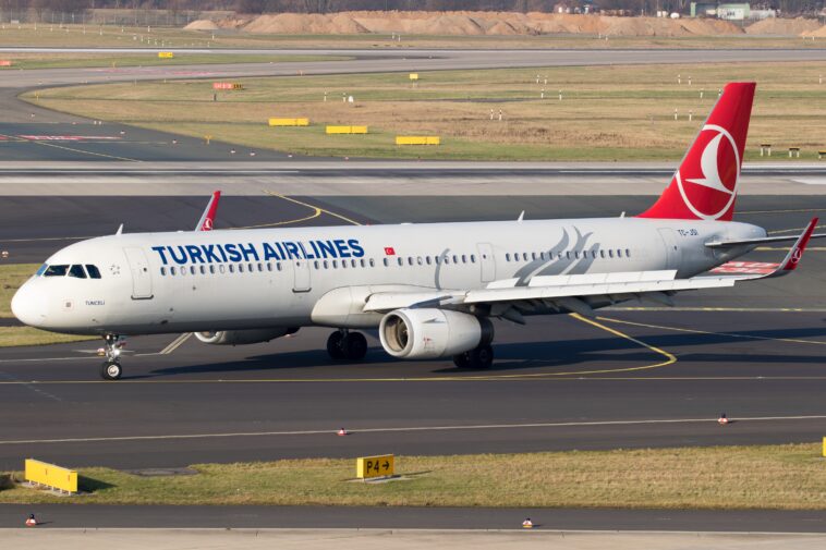 plane-passenger-invoked-sharia-law-to-avoid-sitting-next-to-a-woman-—then-attacked-female-flight-attendant:-cops