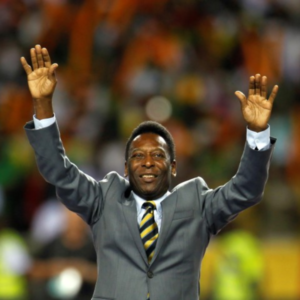 pele’s-historic-1958-world-cup-jersey-fetches-$4.9-million,-breaking-memorabilia-records