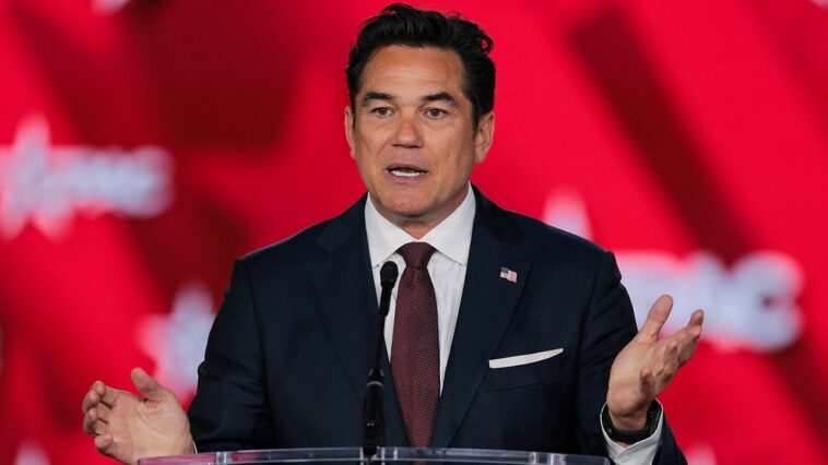 dean-cain-says-hollywood’s-woke-era-is-ending:-‘we’ll-look-back-and-say-that-was-stupid’