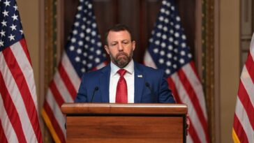 mullin-won’t-say-whether-he-briefed-trump-before-pausing-ice-traffic-stops
