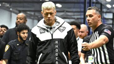 someone-needs-to-step-in-and-defend-cody-rhodes’-awful,-terrible-placekicking-performance