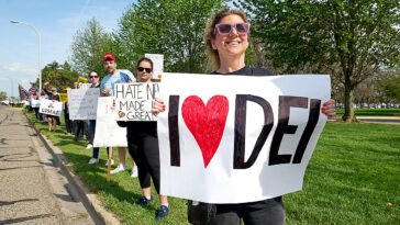 fox-news-campus-radicals-newsletter:-intro-to-biology,-dancing-on-graves-and-ai-backlash