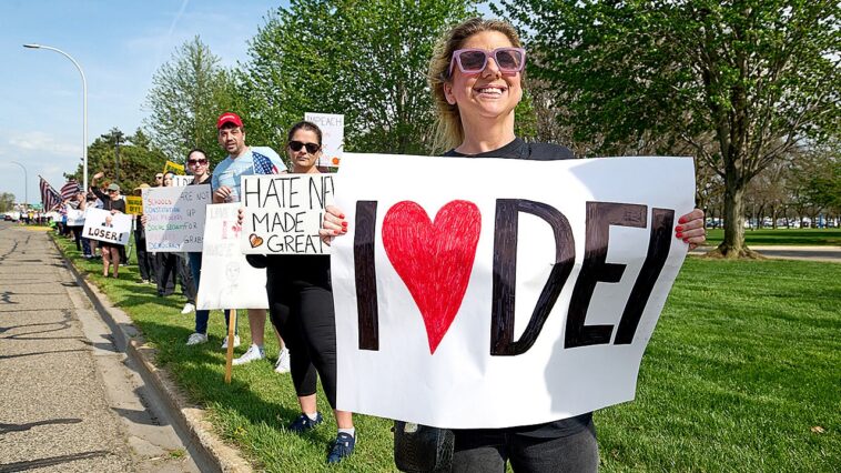 fox-news-campus-radicals-newsletter:-intro-to-biology,-dancing-on-graves-and-ai-backlash
