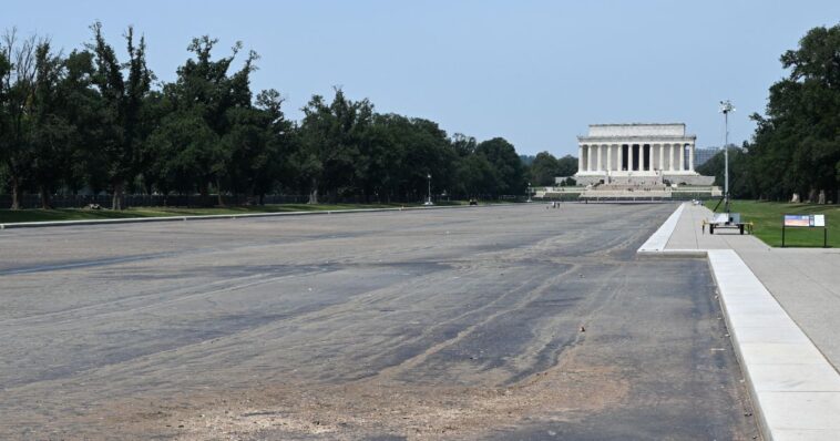 trump-reveals-new-plan-to-‘vandal-proof’-the-lincoln-reflecting-pool