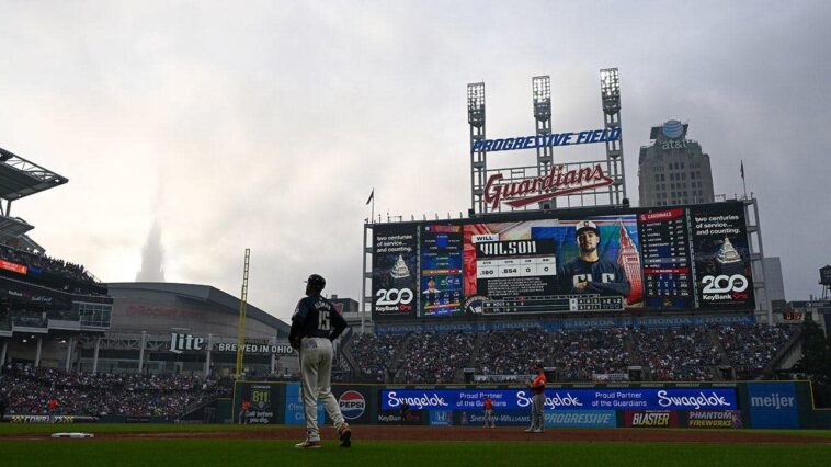 poor-air-quality-due-to-wildfires-forces-logisitcal-changes-at-several-mlb-games,-including-postponement