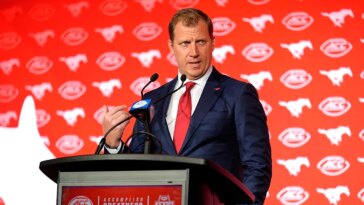 smu-head-coach-rhett-lashlee-pours-gasoline-on-fire,-disparages-sun-belt’s-claim-to-cfp-berth