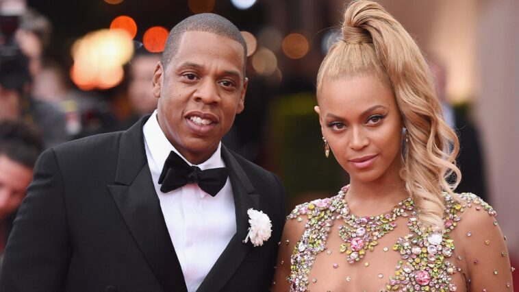 beyonce-and-jay-z’s-east-hampton-home-gate-damaged-after-man-crashes-through
