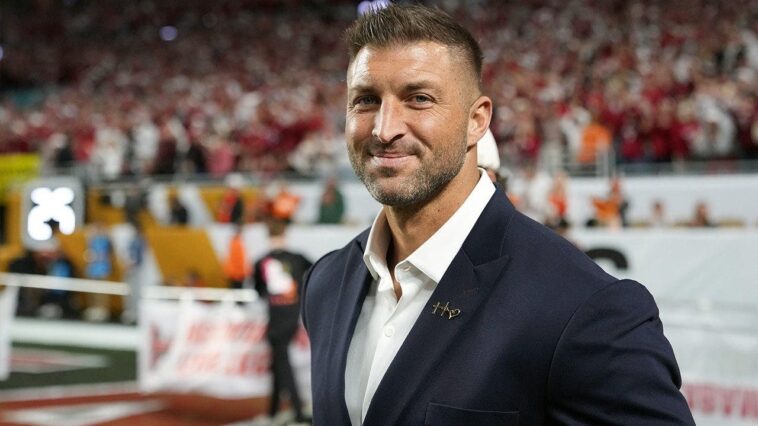someone-brought-a-very-fitting-item-for-florida-gators-legend-tim-tebow-to-autograph