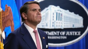 liberal-law-professor-breaks-with-obama-judge-over-trump-lawyer-crackdown:-‘i-refuse-to-teach’-it