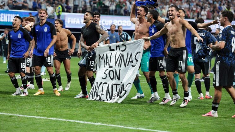 argentina’s-controversial-world-cup-banner-got-into-the-stadium-by-way-of-some-dude’s-underwear