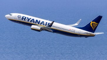 why-a-blown-out-plane-window-nearly-sucked-a-passenger-outside-at-16k-feet