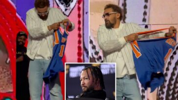 knicks-villain-trae-young-fails-badly-trying-to-rip-jalen-brunson-jersey-at-fanatics-fest