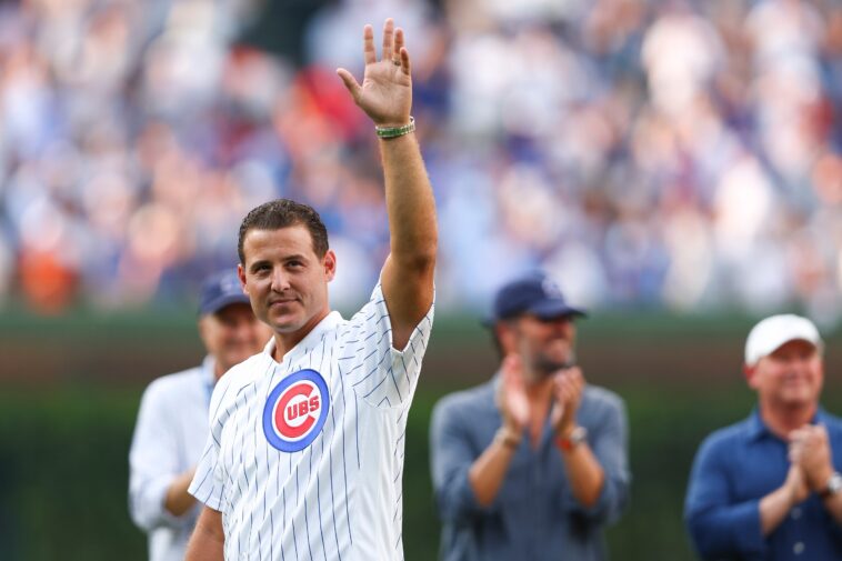 anthony-rizzo-grabs-home-run-in-bleachers-—-less-than-a-year-after-botching-his-last-chance