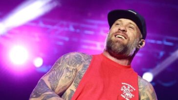 brantley-gilbert-blasts-‘aggravating’-artists-who-withdraw-from-patriotic-shows-over-woke-backlash