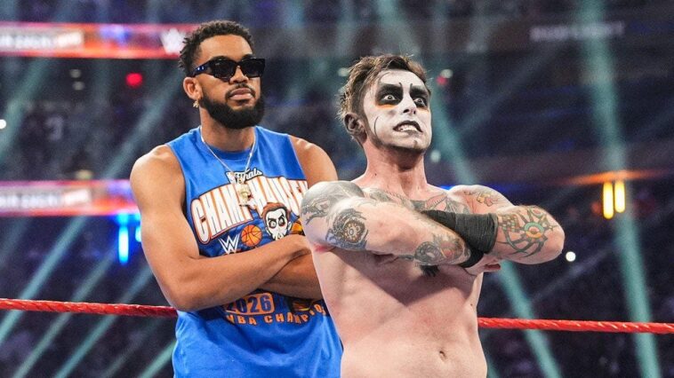 knicks-stars-provide-back-up-for-wwe-favorites-in-electric-saturday-night’s-main-event-at-msg
