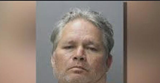 video:-tulsi-gabbard’s-brother-accused-of-trying-to-lure-children-with-gum,-money-to-hotel-room