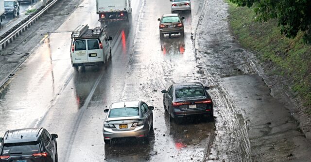 watch:-torrential-downpour-turns-new-york-streets-into-lakes-and-streams