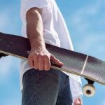 crazy-brawl-over-a-parking-spot-in-new-york-includes-a-vicious-skateboard-to-the-head
