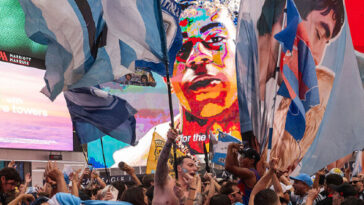 watch:-argentina,-spain-fans-swarm-times-square-ahead-of-world-cup-final