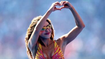 first-world-cup-halftime-show-draws-mixed-reactions-for-shakira,-justin-bieber,-bts,-madonna-performances
