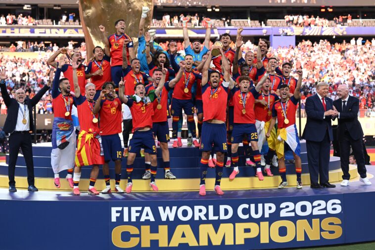 trump-and-fifa-prez-come-on-the-field-to-hand-off-world-cup-trophy-to-spain