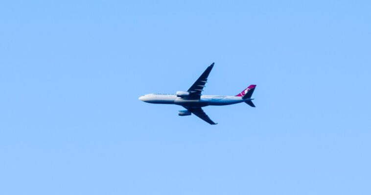unbelievable:-male-passenger-invokes-sharia-law-to-refuse-sitting-next-to-woman,-then-attacks-female-flight-attendant