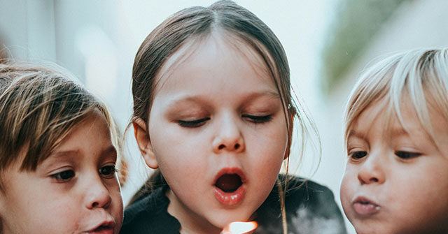 photo-—-wyoming-neighbors-save-seven-year-old-girl’s-birthday-party-when-guests-cancel:-‘we-love-this-town’