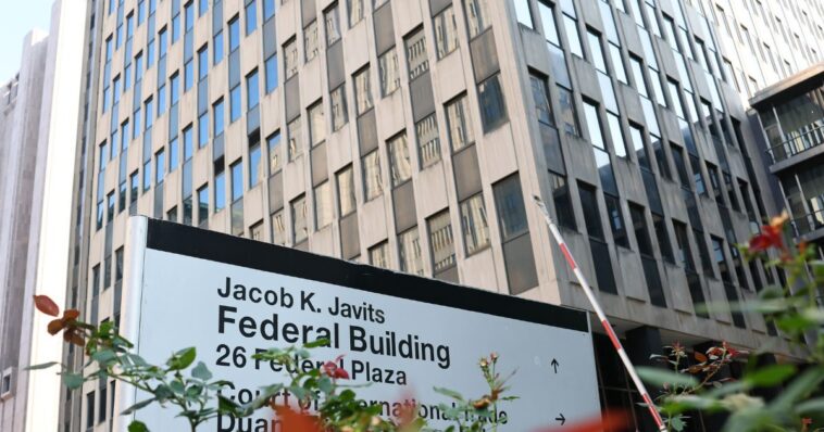breaking:-explosive-device-detonated-at-manhattan-federal-building