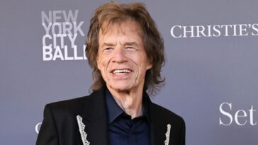 mick-jagger-disavows-stage-politics:-‘you-don’t-want-to-lecture-them’
