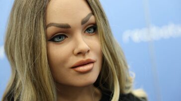 school-sparks-debate-after-buying-humanoid-robot-teacher