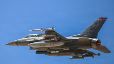 norad:-fighter-jets-intercept-aircraft-violating-restrictions-over-new-jersey,-alerting-pilots-with-flares