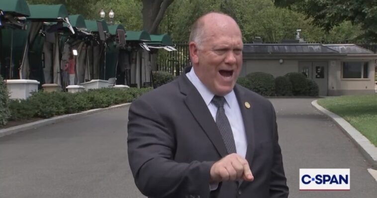 watch:-border-czar-tom-homan-goes-off-on-reporters-smearing-ice-agents-over-deadly-shootings-then-storms-off-–-“i’m-afraid-that-we’re-going-to-bury-an-ice-agent”