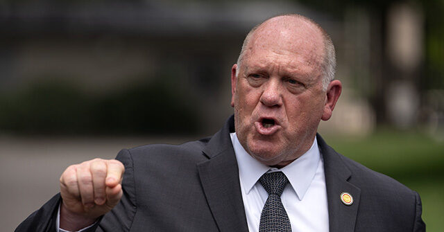 tom-homan-tell-critics:-feds-arrest-2,000-migrants-per-day