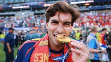 ferran-torres-sports-‘make-spain-great-again’-hat-similar-to-trump’s-slogan-at-world-cup-homecoming-parade