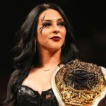 wholesome-exchange-between-popular-cosplayer-and-wwe-superstar-stephanie-vaquer-at-fanatics-fest-went-viral