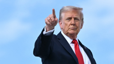 trump’s-gop-clout-faces-arizona-test-with-house-majority,-governor’s-race-at-stake